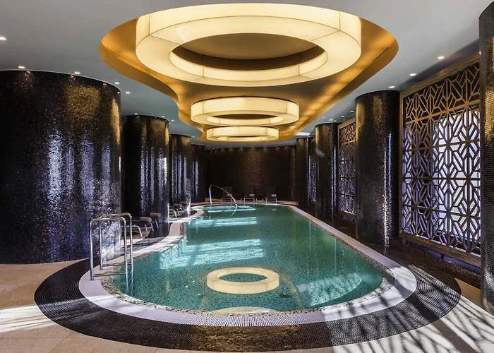 Swissotel Szálloda 5*